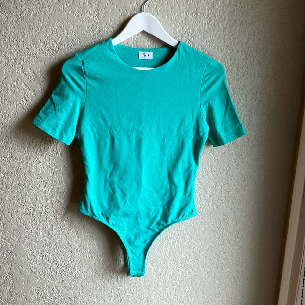 Priv gorgeous green bodysuit tee NWOT